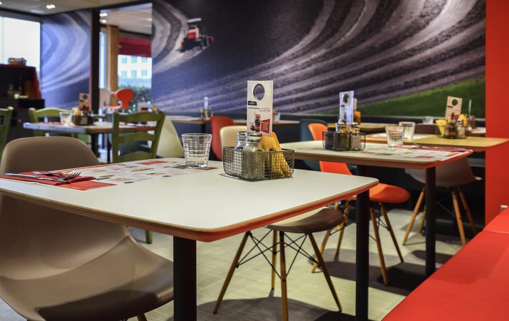 Ibis Saint-Denis Stade Ouest Exterior photo